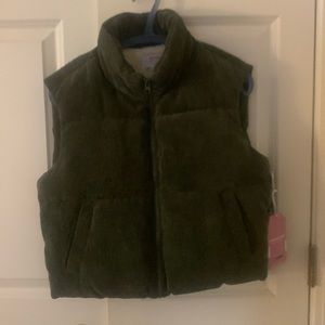 NWT Cisona crop corduroy olive-colored vest. Size M. Lined in cream faux fur.